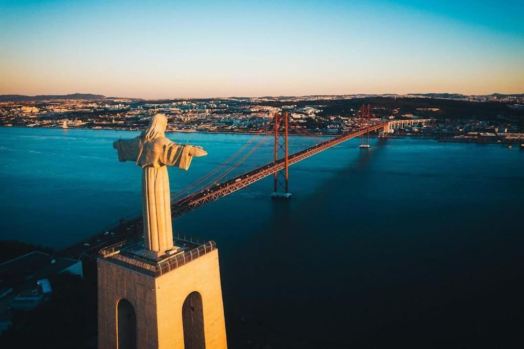 Lisbon Tagus River - Алмада Экстерьер фото